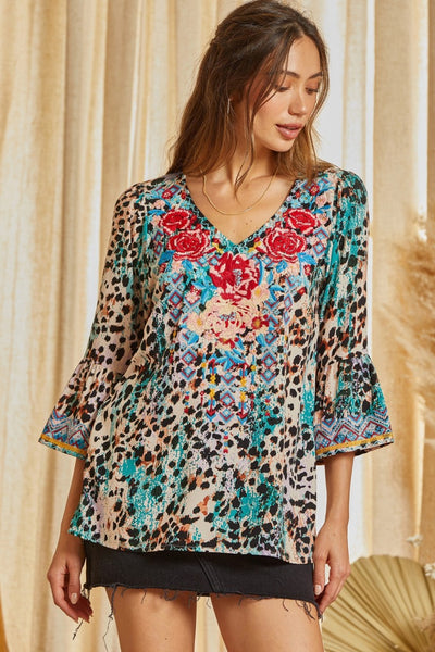 Printed Bell Sleeve Top in a size Large