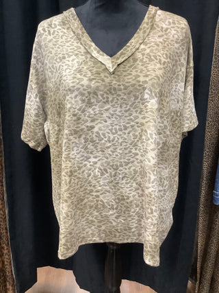 V Neck Short Sleeve Leopard Printed Top