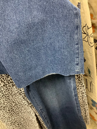 Straight Leg Raw Hem Jeans