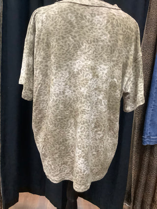 V Neck Short Sleeve Leopard Printed Top