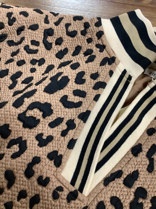 Color Rib Band Accent Textured Top