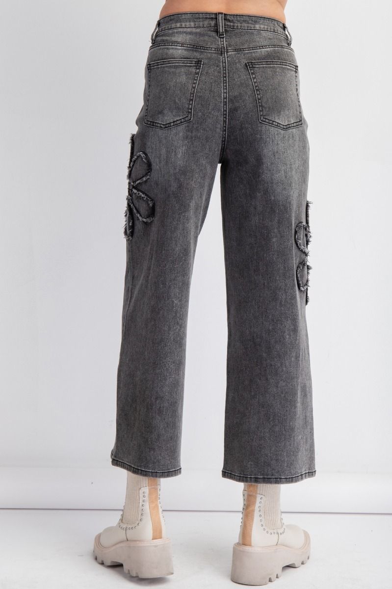 FLOWER PATCH WASHED DENIM PANTS