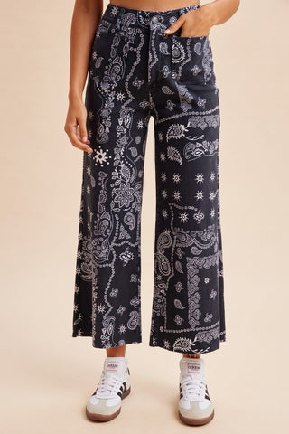Bandana Print Stretch Wide-Leg Cropped Pants
