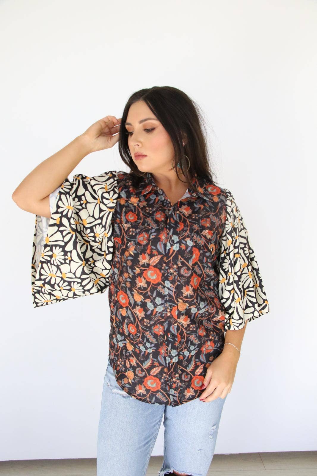 Mixed Pearl Black Floral Top
