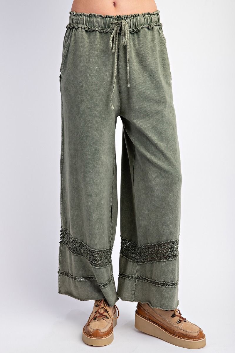 CROCHET TAPE DETAILED TERRY KNIT PANTS