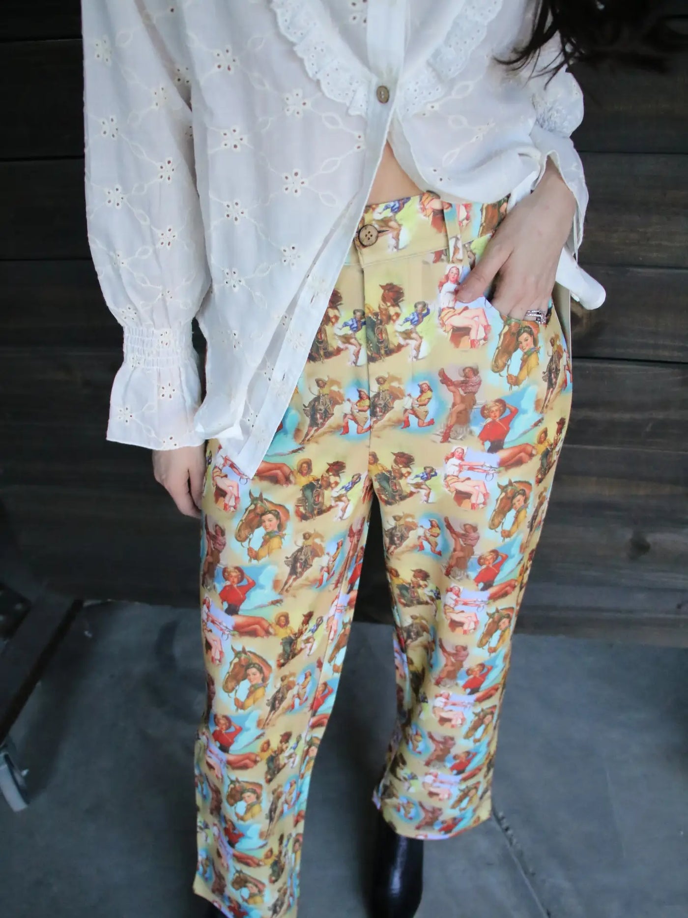 Retro Cowgirl Print Cropped Pants