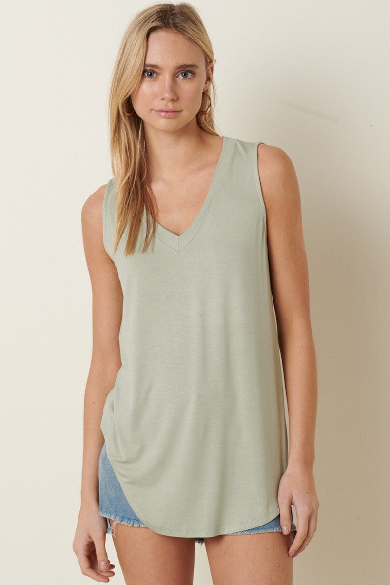 Bamboo V-Neck Sleeveless Top (size small)